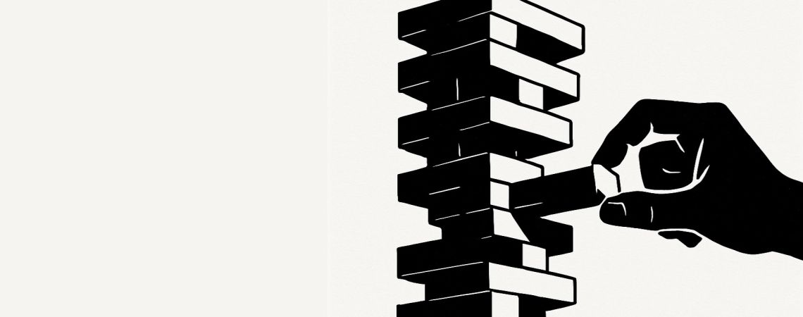 Jenga Spiel, bei dem jeder weitere Zug den Turm zum Einstürzen bringt; Bild erstellt mit Unterstützung von KI / ChatGPT